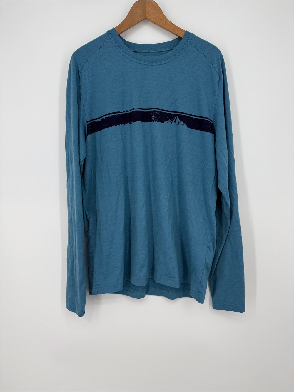 Men's Slate Blue Merino Wool Long-Sleeve Crew Shirt with Chest Stripe